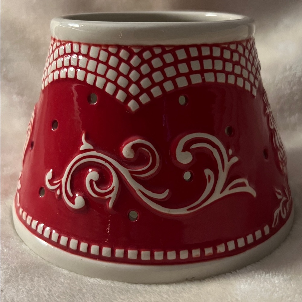LK NW 🐔 NEVER USED HAND-CRAFTED RED WHITE ROOSTER DESIGN JAR CANDLE SHADE COVER - Picture 2 of 11